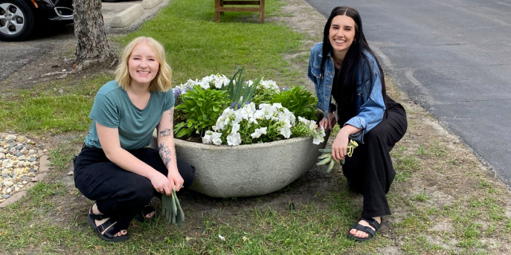 From left to right: Christina Knutson, Sam Carver